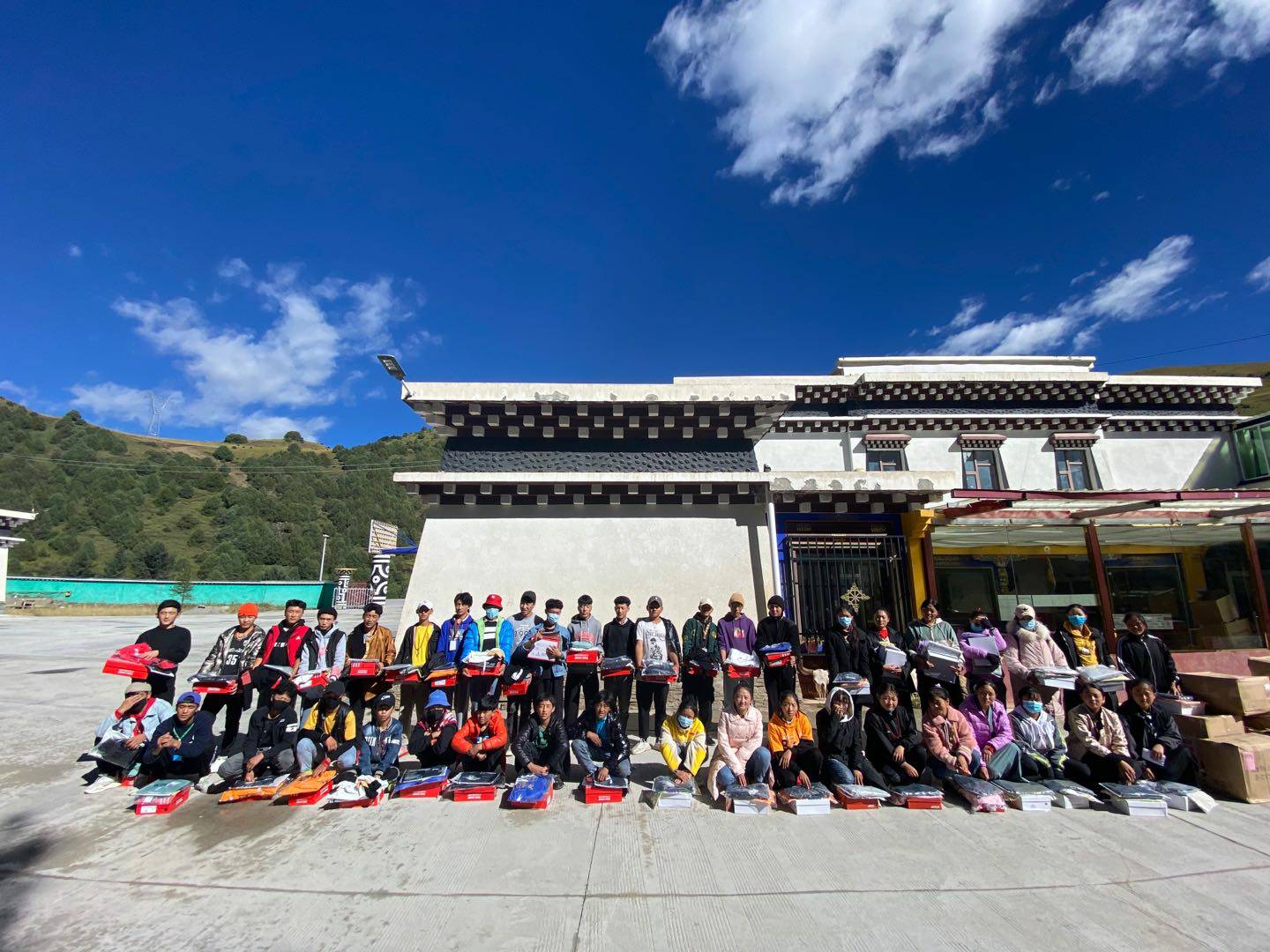 乐动网站-乐动(中国)一站式服务官方网站公益回顾丨家国同欢月同圆 温暖满载甘孜州(图8) 乐动网站-乐动(中国)一站式服务官方网站公益回顾丨家国同欢月同圆 温暖满载甘孜州(图8)